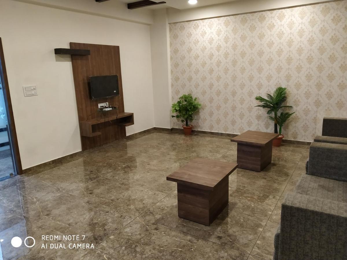 Hotel Krishna Palace Ānand 외부 사진