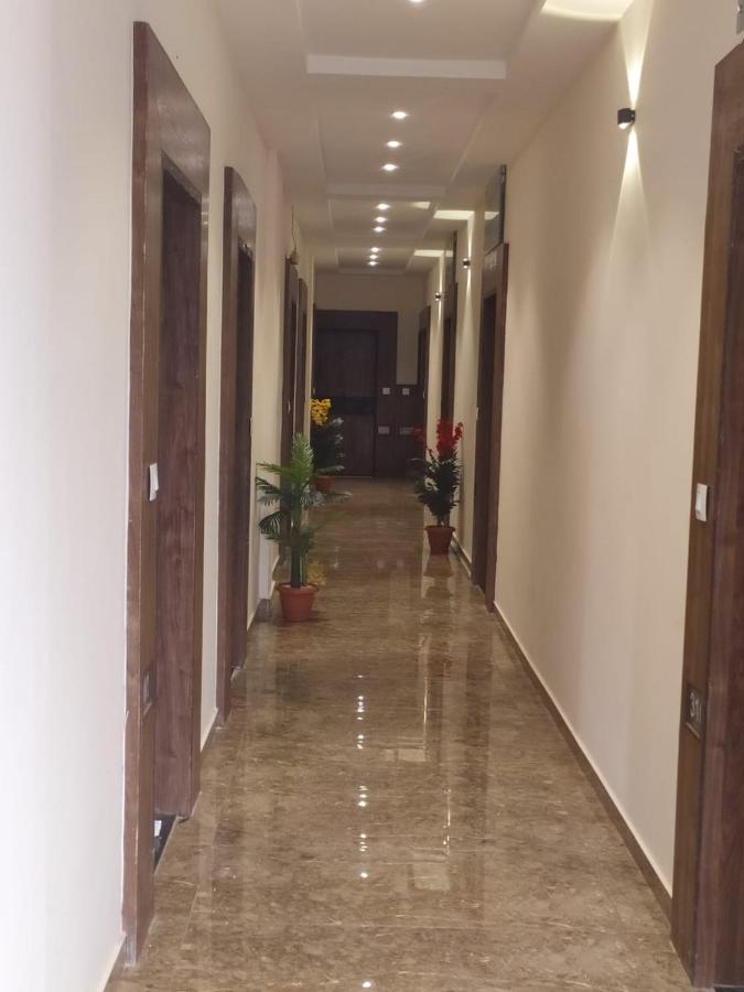 Hotel Krishna Palace Ānand 외부 사진