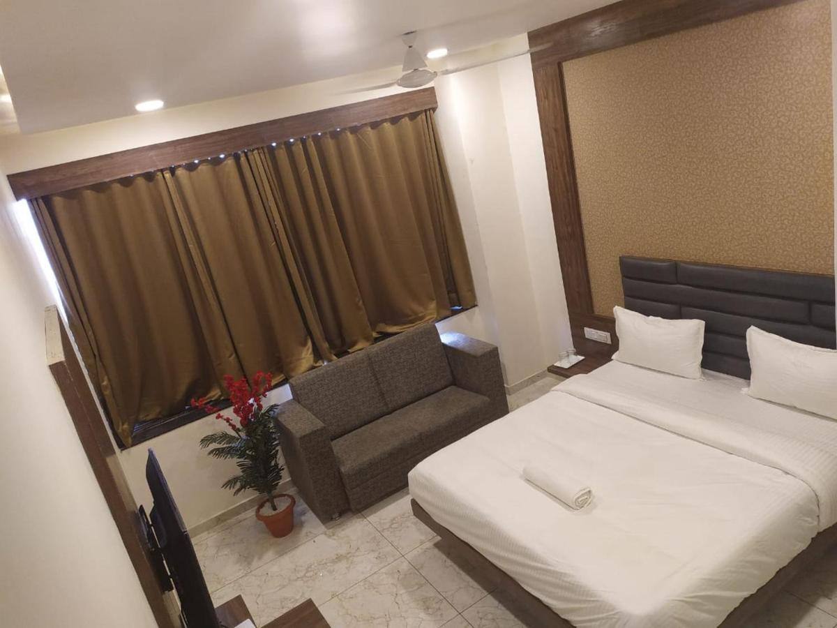 Hotel Krishna Palace Ānand 외부 사진