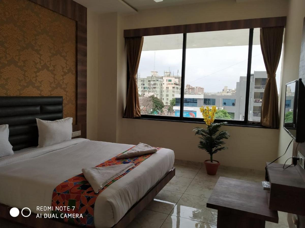Hotel Krishna Palace Ānand 외부 사진