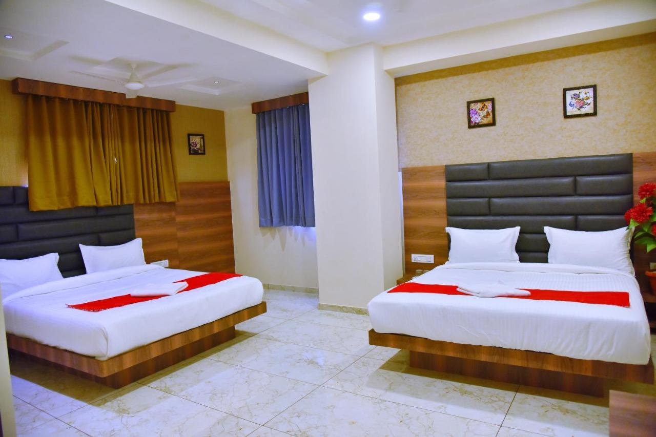 Hotel Krishna Palace Ānand 외부 사진
