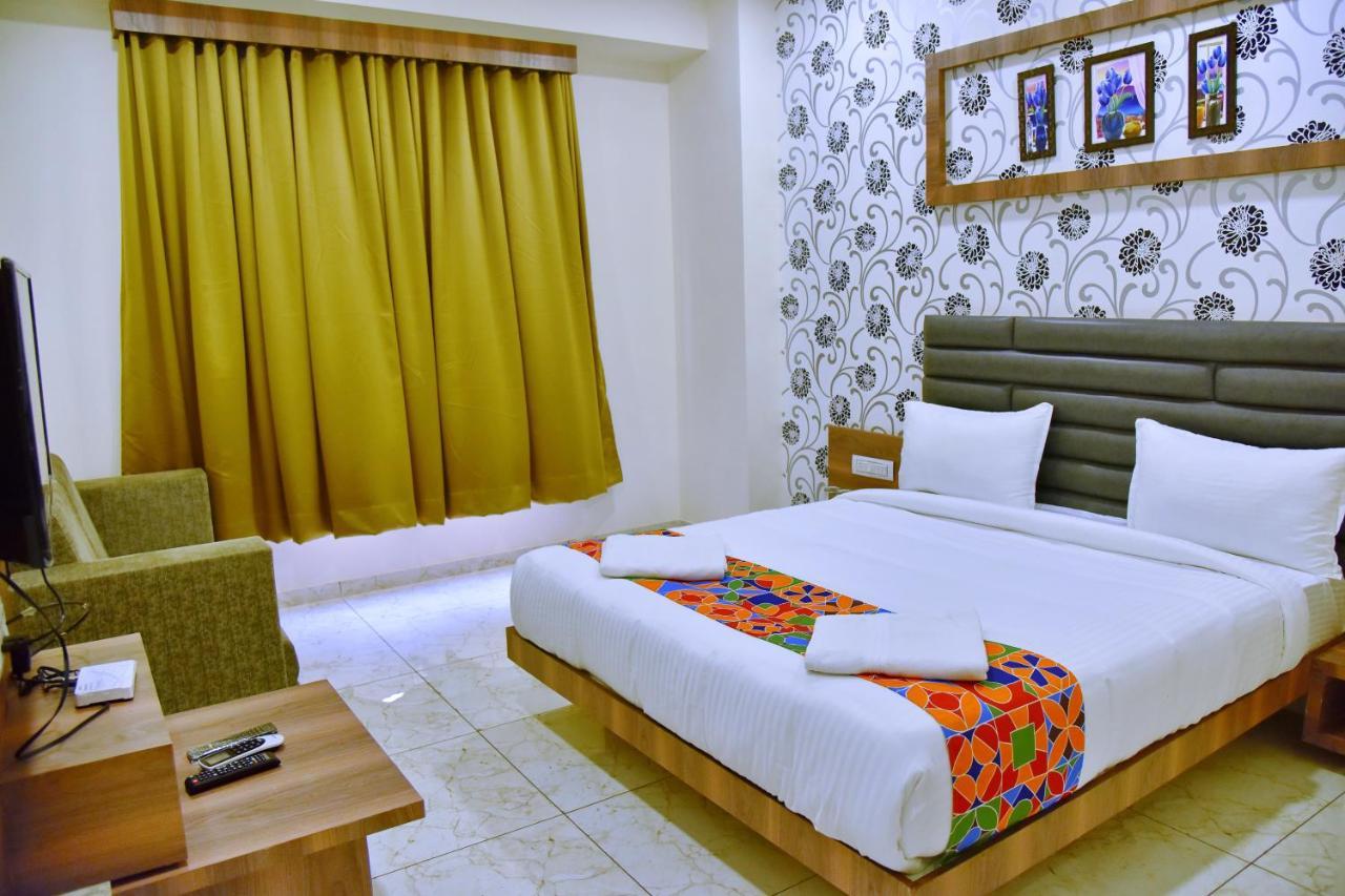 Hotel Krishna Palace Ānand 외부 사진